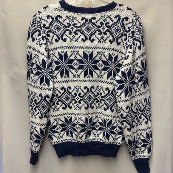 Lands End Ladies Vintage Fair Isle Snowflake Sweater Size Medium - Picture 2 of 4